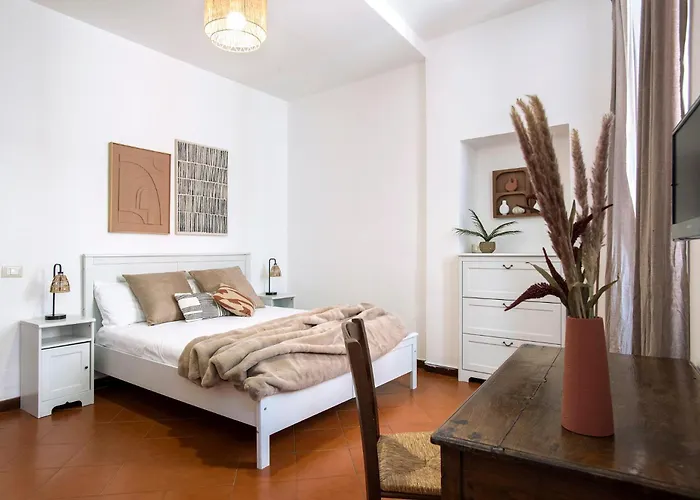 Trevi Fountain House Deluxe