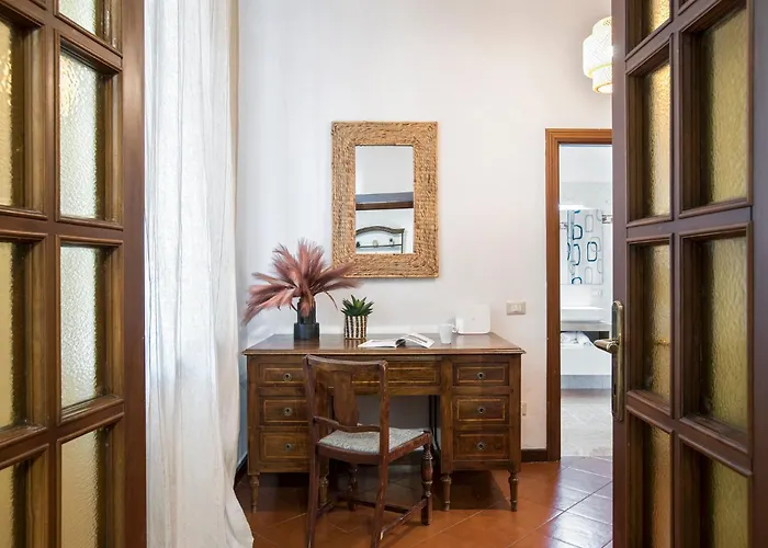 Trevi Fountain House Deluxe *
