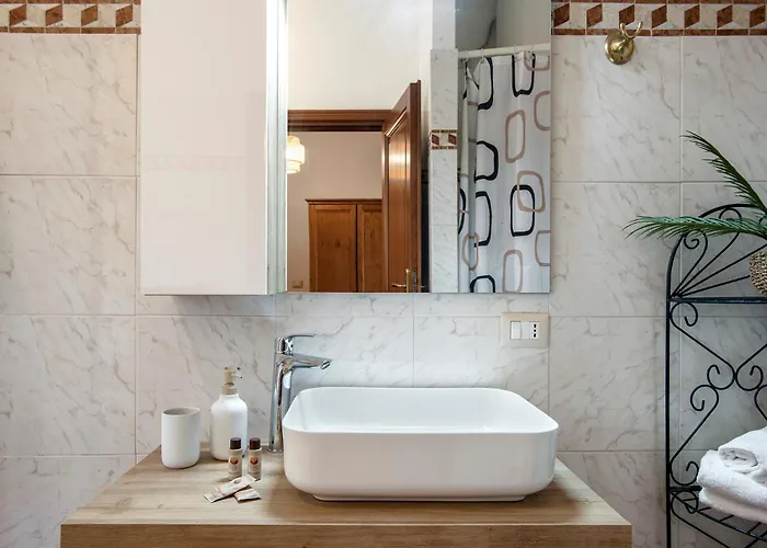 Trevi Fountain House Deluxe *