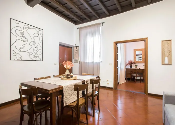 Trevi Fountain House Deluxe