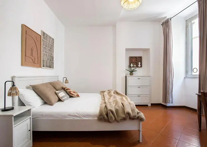 Trevi Fountain House Deluxe Apartment